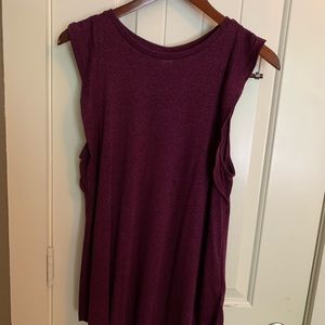 Old Navy ruffle-sleeve tank. Size M.